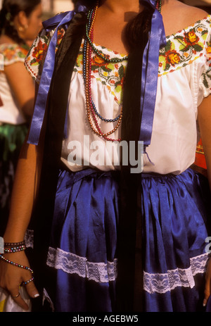 Donna messicana, giovane donna, costume ballerina, ritratto, festival  guelaguetza, Oaxaca Oaxaca de Juarez, stato di Oaxaca, Messico Foto stock -  Alamy