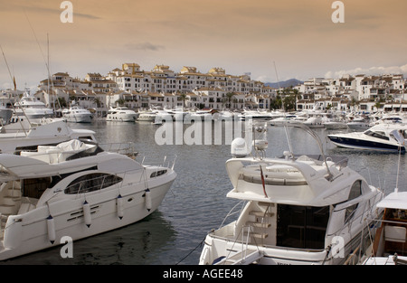 Puerto Banus sulla Costa del Sol in Spagna meridionale Foto Stock