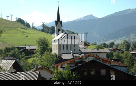 Xii secolo Chiesa Parrocchiale di St Margareth in Kaprun Austria Foto Stock