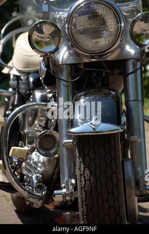 In prossimità della parte anteriore di un imaculate 1960 Harley Davidson Duo Glide Foto Stock