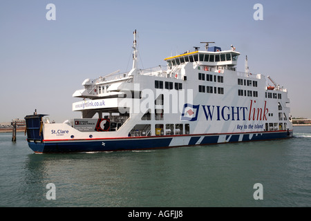 Traghetto per l'isola di Wight a Portsmouth Foto Stock