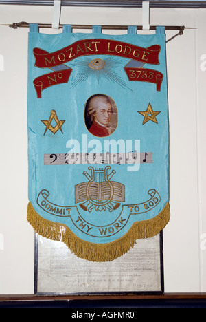 Banner all'interno di una loggia massonica Mozart Lodge n. 373 commettere il tuo lavoro a Dio Foto Stock