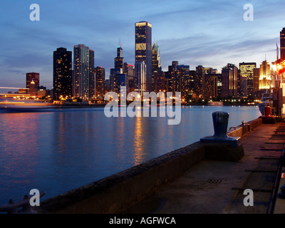 Chicago Skyline di crepuscolo Foto Stock