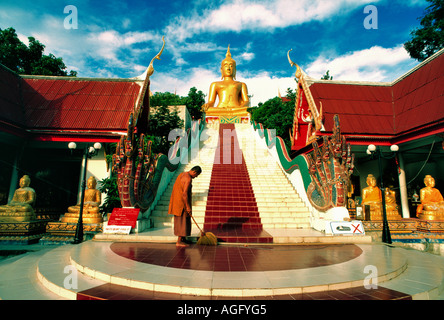 Buddista piano di spazzamento, Big Buddha isola, Koh Samui, Thailandia Foto Stock