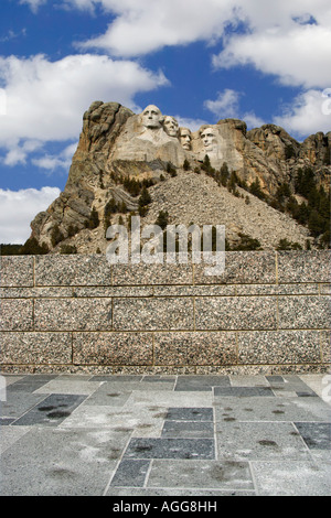 Il monte Rushmore Monumento Nazionale del South Dakota visto da una distanza Foto Stock