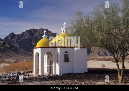 Cappella sul ciglio della strada in corrispondenza del Deserto di Sonora, Messico Foto Stock