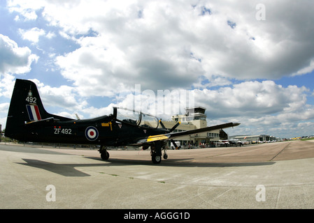 Vista laterale di Tucano a Shoreham Airport West Sussex Regno Unito Foto Stock