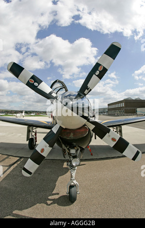 Vista frontale di Tucano a Shoreham Airport West Sussex Regno Unito Foto Stock