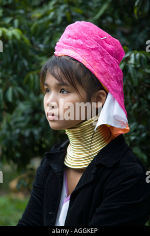 Lahu People Shi Balah Hill Tribe Thailandia, tribù delle colline thailandesi Karen lunghi colli abitanti del villaggio indossando anelli di ottone, Thaton, Ecotourisim Village Chiang mai, Asia Foto Stock