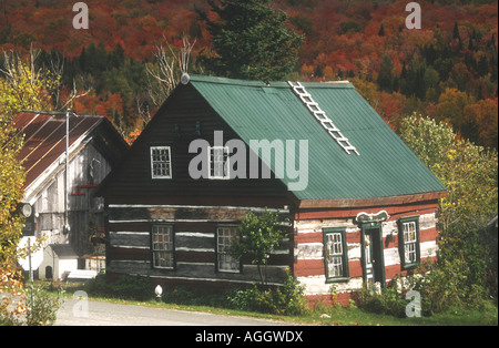 Le pittoresche cabine di registro dello storico Eastern Townships (l'Estrie) in Quebec,Canada sono molto ammirato e fotografato Foto Stock