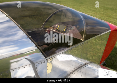 Sonnex 3300 G-CEFJ velivoli ultraleggeri sul display close-up del pozzetto @ Sherburn in Elmet Airfield, West Yorkshire Foto Stock