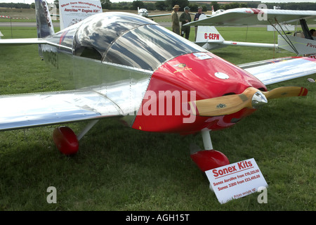 Sonnex 3300 G-CEFJ velivoli ultraleggeri sul display @ Sherburn in Elmet Airfield, West Yorkshire Foto Stock