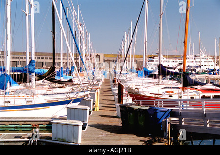 Barche a vela a Fishermans Wharf di San Francisco Foto Stock