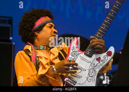 CARLTON POWARD gioca Jimi Hendrix al Summer of Love FESTIVAL MONTEREY POP FESTIVAL 2007 CALIFORNIA Foto Stock