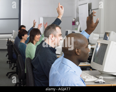 Gli studenti maturi risposta alla domanda Foto Stock