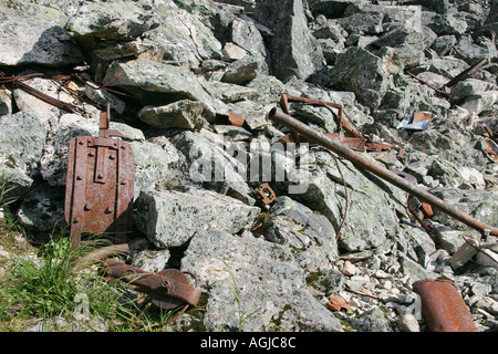 Rimane del goldrush dal 1897 giacente in corrispondenza circa della zona della bilancia Chilkoot Trail Alaska USA Foto Stock