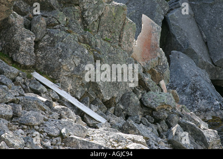 Rimane del goldrush dal 1897 giacente in corrispondenza circa della zona della bilancia Chilkoot Trail Alaska USA Foto Stock