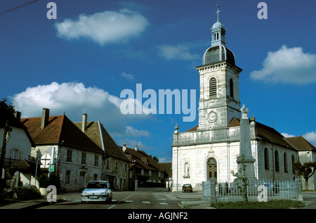 La chiesa del paese Arc et Senans Foto Stock