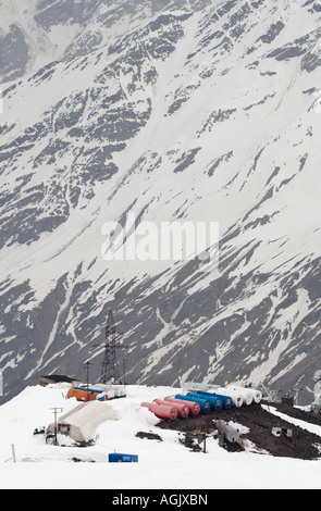 Garabashi barili rifugio sul Monte Elbrus Caucaso Russia Foto Stock