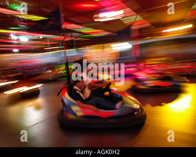 Autoscontro azione sull'annuale fiera del divertimento fiera di Tilburg Paesi Bassi Foto Stock