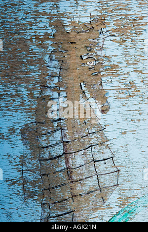 Pittura a bordo con tempo battuto utilizzata originariamente come pubblicità locale per il secchio da spiaggia e il negozio di vanga Deal Kent 2007 UK Seahorse Foto Stock