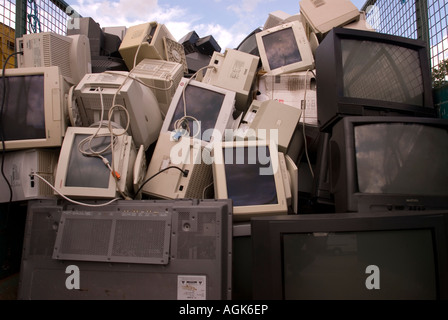 Waye spazio il riciclaggio e il riutilizzo Centro Feltham MIDDLESEX REGNO UNITO Foto Stock