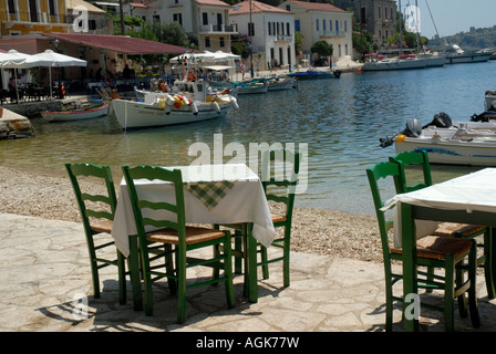 Taverna nel porto di uno scalo a Kioni sull isola di Itaca Foto Stock