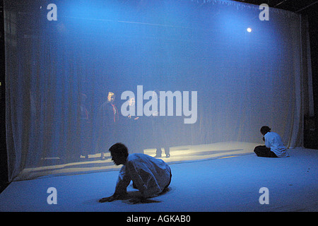 Sixth Form college dramma degli studenti alla fine dell'anno la produzione a east London college GB UK Foto Stock