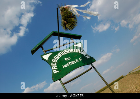 Segno per Heurigen / tradizionale luogo austriaco per il vino trinking Foto Stock