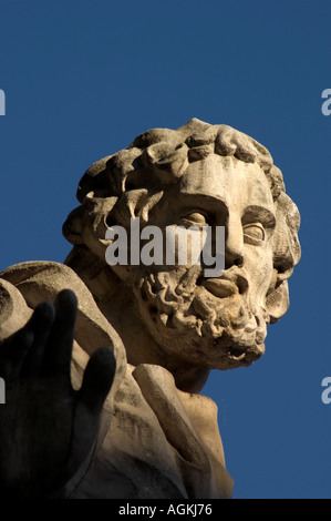 Dettaglio di una delle dodici apostolo statue davanti alla chiesa dei SS Pietro e Paolo Cracow Polonia Foto Stock