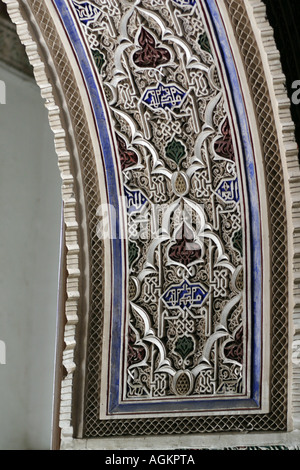 Dettaglio dell'artigianato marocchino nel Palazzo Bahia, Marrakech, Marocco Foto Stock