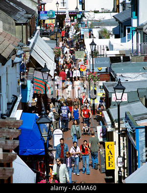 Negozi e caffetterie linea Kensington Gardens nel nord Laines area della città di Brighton Centre. Foto Stock