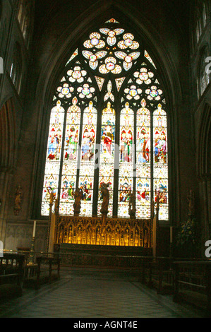L'altare nella chiesa cattedrale di San Pietro e di San Wilfrid diocesi di Ripon e Leeds North Yorkshire Foto Stock