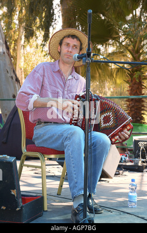 Bruno Sabalat virtuoso della fisarmonica in Francia al Jacobs Ladder out doors music festival Israele Maggio 2007 Foto Stock