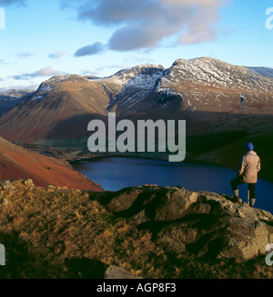 Lodore Falls gruppo visto oltre Wastwater dal medio è sceso, Wasdale, Parco Nazionale del Distretto dei Laghi, Cumbria, Inghilterra, Regno Unito. Foto Stock