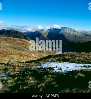 Il gruppo Scafell visto oltre Wastwater da Seatallan, Parco Nazionale del Distretto dei Laghi, Cumbria, Inghilterra, Regno Unito. Foto Stock