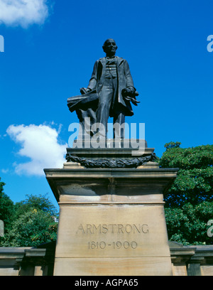 Statua di bronzo di signore william armstrong, Newcastle upon Tyne, Tyne and Wear, Inghilterra, Regno Unito. Foto Stock