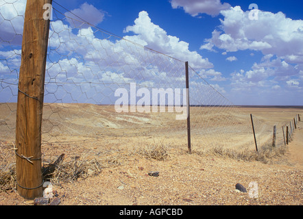 Australia Meridionale Coober Pedy cane recinto o Dingo recinzione Foto Stock