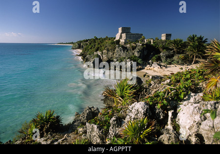 Messico Tulum rovine Maya presso la spiaggia del Mar dei Caraibi Foto Stock