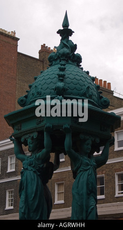 La scultura al di fuori della Wallace Collection di Londra, W1, England, Regno Unito Foto Stock