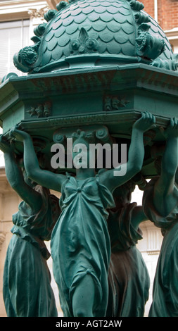 La scultura al di fuori della Wallace Collection di Londra, W1, England, Regno Unito Foto Stock