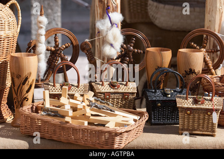 Souvenir locali sul display in un negozio di articoli da regalo. La fortezza di Hohensalzburg di Salisburgo, Austria. Foto Stock