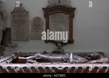 Tomba del padre del principe arcivescovo Wolf Dietrich von Raitenau, Werner von Raitenau nella chiesa abbaziale di San Pietro. Salisburgo, Austria. Foto Stock