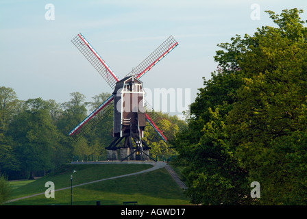 Sint Janshuysmolen o St Janhuismolen windmill Bruges Brugge Belgio Foto Stock