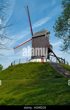 St Janhuismolen o Sint Janhuysmolen windmill Bruges Brugge Belgio Foto Stock