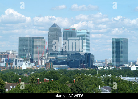 Da Greenwich Park il Canary Wharf skyline guardando verso l'Isle of Dogs Tower Hamlets Est Londra Inghilterra REGNO UNITO Foto Stock