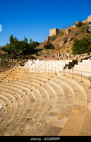 Teatro romano il più antico monumento di Malaga al di sotto della Alcazaba fortezza Malaga Spagna Foto Stock