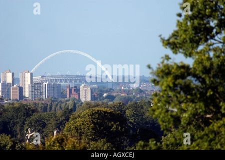 Lo stadio di Wembley visto da Richmond Park Londra Inghilterra REGNO UNITO Foto Stock