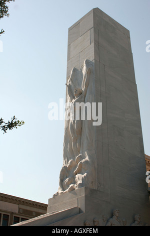 La Alamo il Cenotafio, noto anche come "lo spirito di sacrificio' monumento in Alamo Plaza di fronte al Santuario di Alamo, San Antonio, Foto Stock