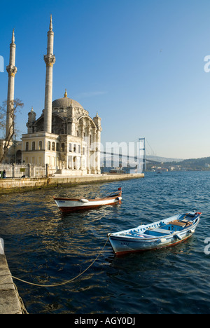 Buyuk Mecidiye Camii (Grand Imperial Moschea del Sultano Abdülmecid) Ortakoy sul Bosphorus Istanbul Turchia Foto Stock